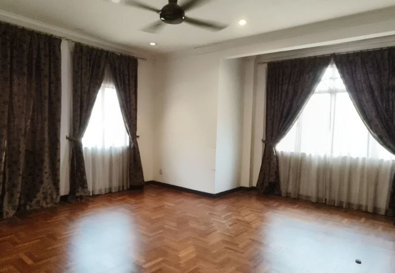 KGSAAS Golf Club, Seksyen 13