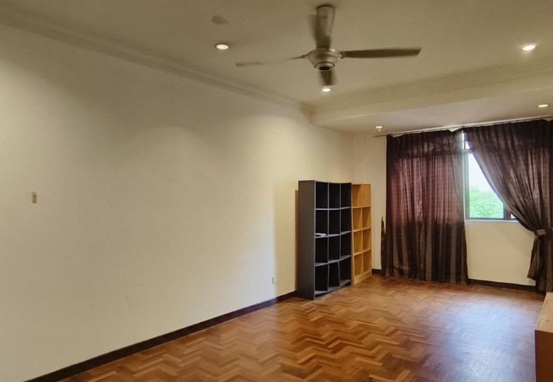 KGSAAS Golf Club, Seksyen 13