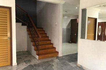 Jalan Ukay Perdana 4/2