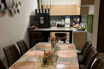 Lake Point Residence