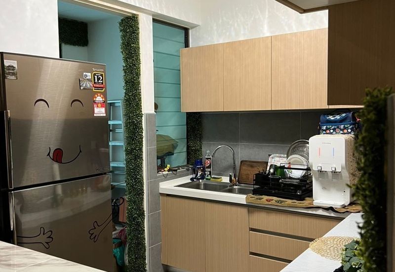 Lake Point Residence