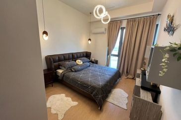 Lake Point Residence