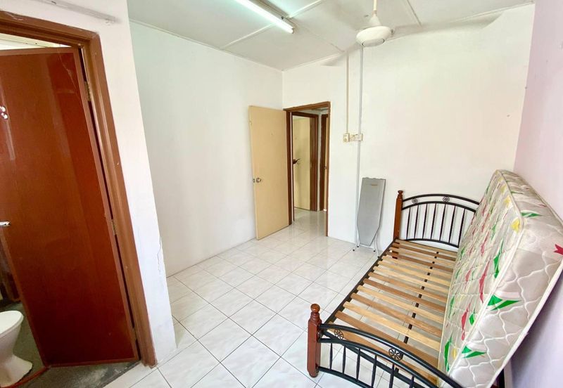 Taman Pinggiran Putra