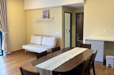 Henna Residence @ The Quartz