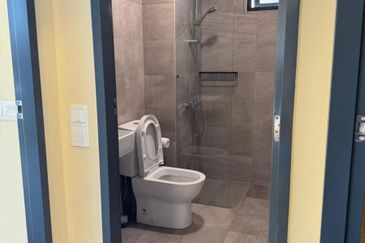 Henna Residence @ The Quartz