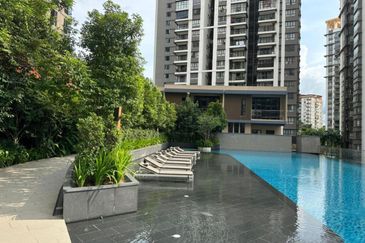 Henna Residence @ The Quartz