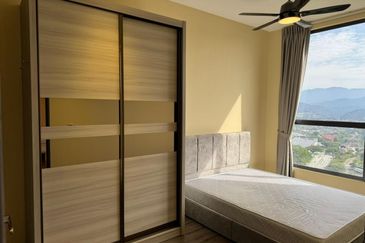 Henna Residence @ The Quartz