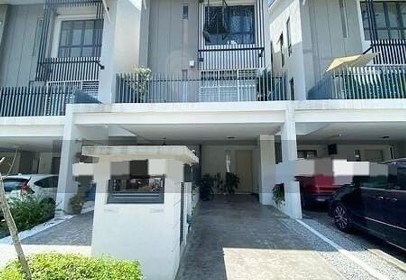 Crescent Park Townvilla