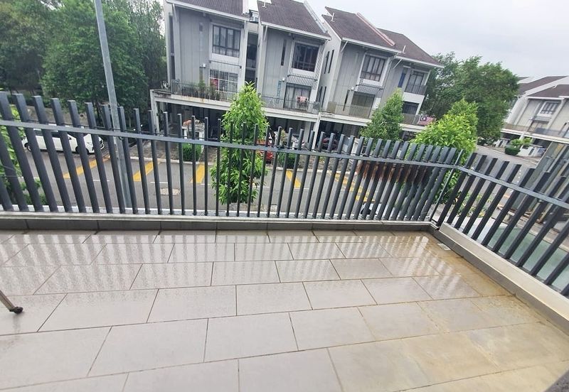 Crescent Park Townvilla