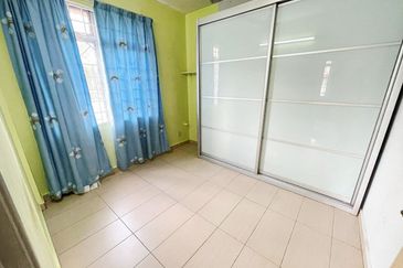 Sri Puteri (Earls Court), Ukay Perdana