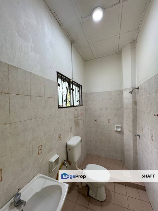 Huge Semi-Detached Bandar Seri Putra, Selangor, Bangi