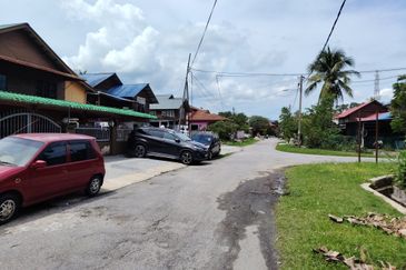 Dusun Tua, Batu 17