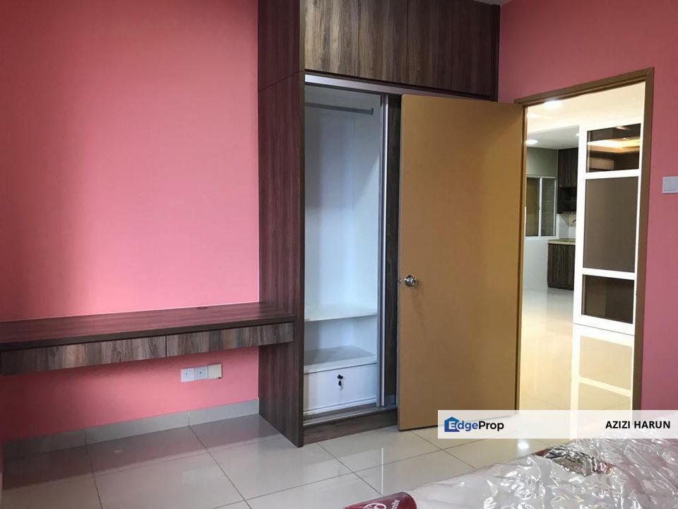 FREEHOLD CORNER UNIT Fully Furnished Saville Cheras link to Mrt Sri Raya Cheras, Selangor, Cheras