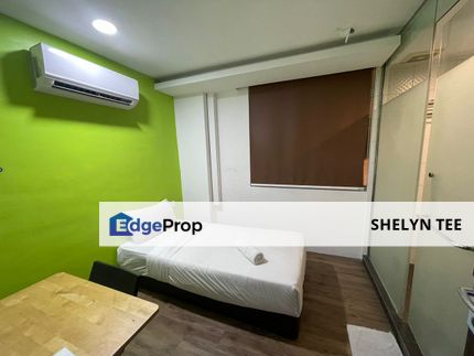 角头间用于做酒店 3 Storey Shoplot @ Taman Nusa Bestari End Lot Tenanted For Sale, Johor, 