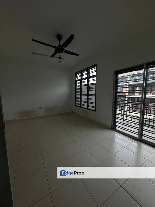 Senai Scientex Jaya 2.5 Storey Terrace For Rent Basic Furnished, Johor, Senai