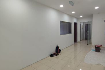 JB Town @ Jalan Kebun Teh Semi D Commercial For Rent