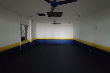 JB Town @ Jalan Kebun Teh Semi D Commercial For Rent