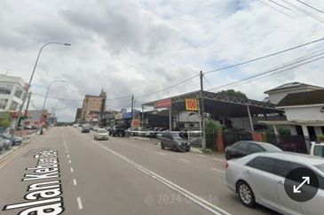 JB Town @ Jalan Kebun Teh Semi D Commercial For Rent
