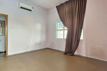 Kampung Stulang Darat @ Johor Bahru Town Bungalow with big land  For Sale