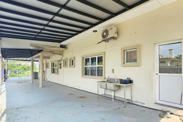 Kampung Stulang Darat @ Johor Bahru Town Bungalow with big land  For Sale