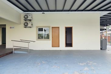 Kampung Stulang Darat @ Johor Bahru Town Bungalow with big land  For Sale