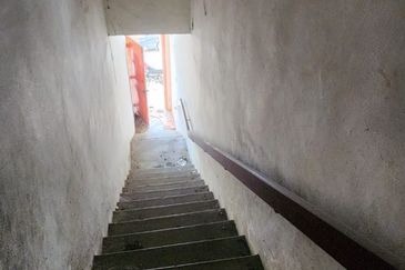 Taman Tanjung Puteri Resort, Pasir Gudang. Double Storey Shop For Sale 