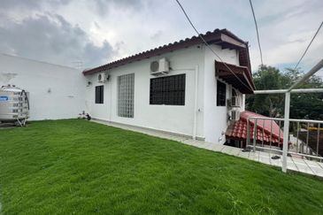 Taman Nong Chik Heights