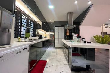 Taman Nong Chik Heights