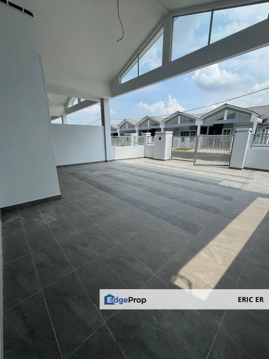 Bandar Putra Kulai Single Storey Terrace House End Lot For Sale , Johor, Kulai