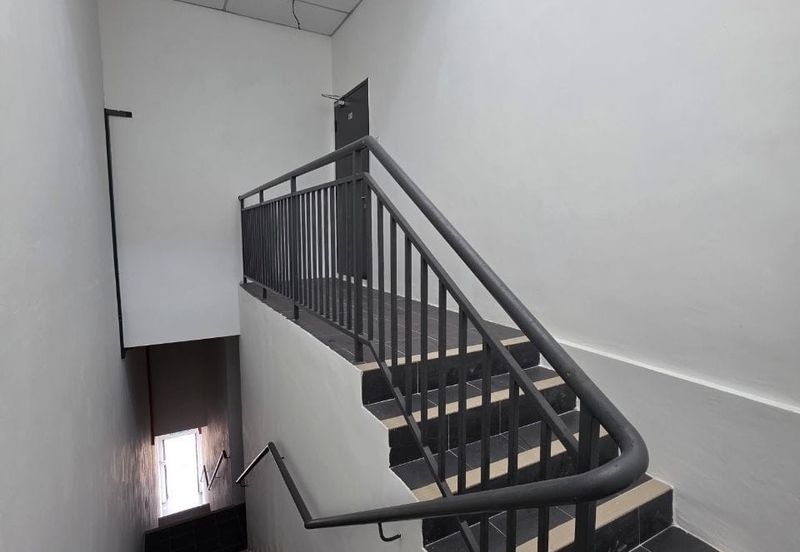 Oasis 2 @ Tropicana Danga Cove