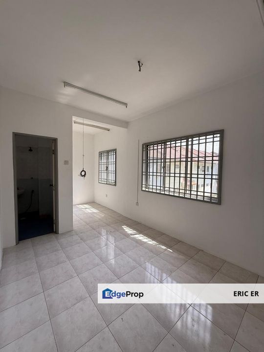 Taman Sri Putri, Skudai Double Storey Terrace House For Sale ( Unblock View), Johor, Skudai