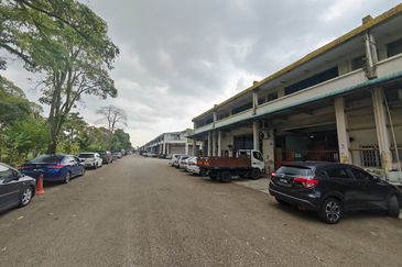 Taman Perindustrian Permas Jaya 1.5 Storey Terrace Factory For Sale (Unblock View)