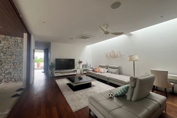 Ledang Height @ Iskandar Puteri Bungalow House with Private Pool For Sale