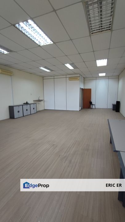 Taman Dato Chellam, Ulu Tiram. First Floor Office For Rent, Johor, Ulu Tiram