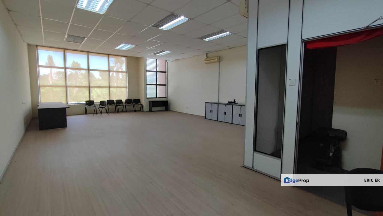 Taman Dato Chellam, Ulu Tiram. First Floor Office For Rent, Johor, Ulu Tiram