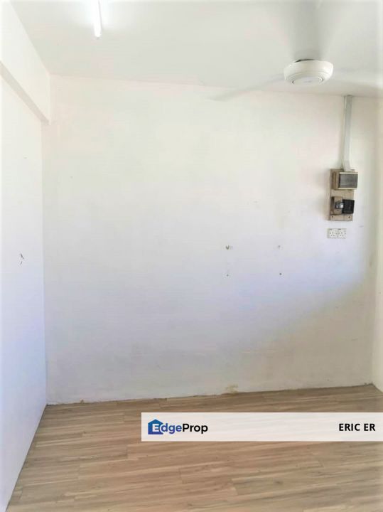 Taman Ungku Tun Aminah, Skudai 3 Bedrooms Flat For Sale, Johor, Johor Bahru