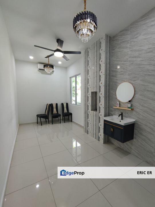 Senibong Cove, Masai @ Isola Villa Three Storey Semi Detached For Sale ( Renovated Unit), Johor, Masai