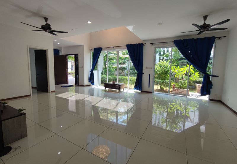 Isola Villa @ Senibong Cove