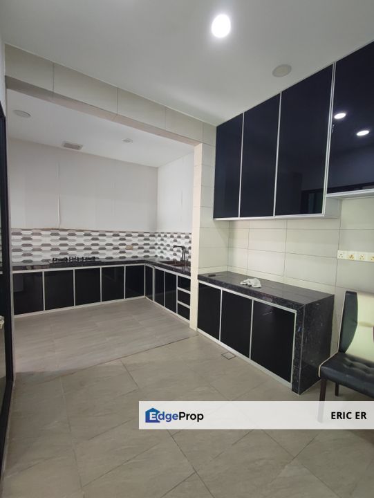 Senibong Cove, Masai @ Isola Villa Three Storey Semi Detached For Sale ( Renovated Unit), Johor, Masai