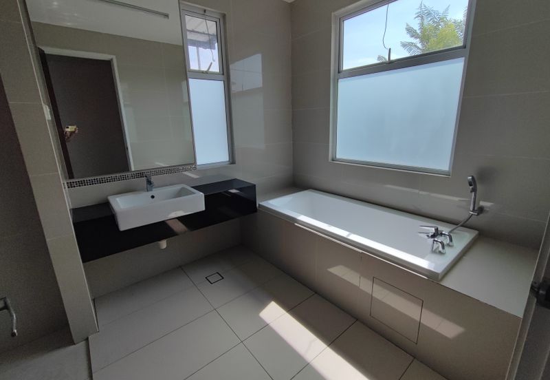 Isola Villa @ Senibong Cove