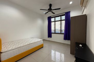 Maple Red, Adda Heights