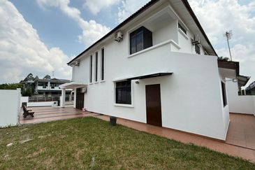 Maple Red, Adda Heights