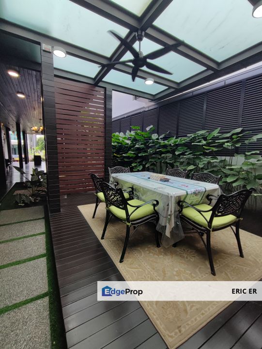 Senibong Cove @ Isola Grandeur Three Storey Bungalow Fully Renovated For Sale, Johor, Masai