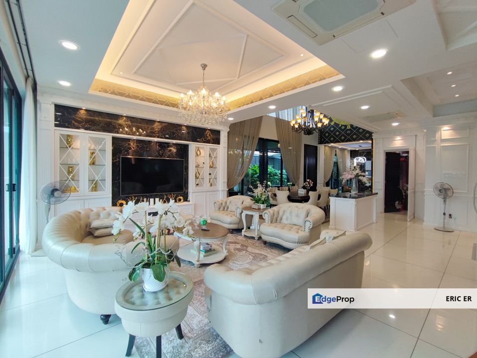 Senibong Cove @ Isola Grandeur Three Storey Bungalow Fully Renovated For Sale, Johor, Masai