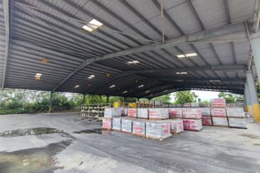 Batu 23, Kulai Light Industry Warehouse For Rent