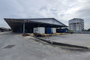 Batu 23, Kulai Light Industry Warehouse For Rent