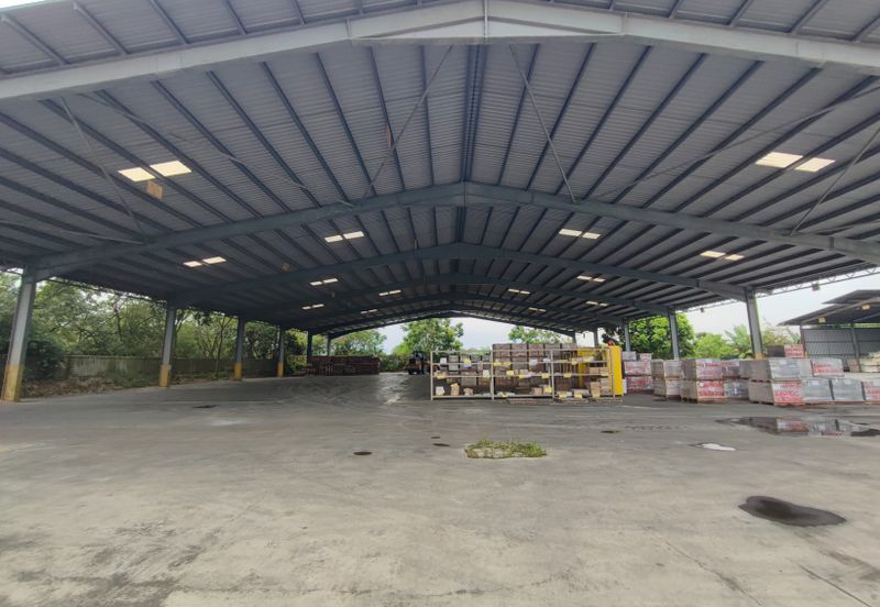 Batu 23, Kulai Light Industry Warehouse For Rent