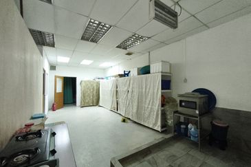 Taman Saujana, Masai ( Near Taman Molek) Double Storey Shop For Sale