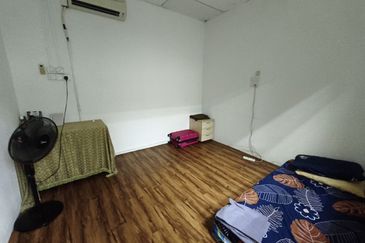 Taman Saujana, Masai ( Near Taman Molek) Double Storey Shop For Sale