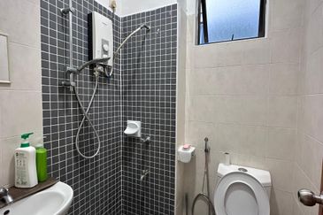 Taman Sri Laguna, Perling, Johor Bahru. Double Storey Terrace Superlink House For Sale